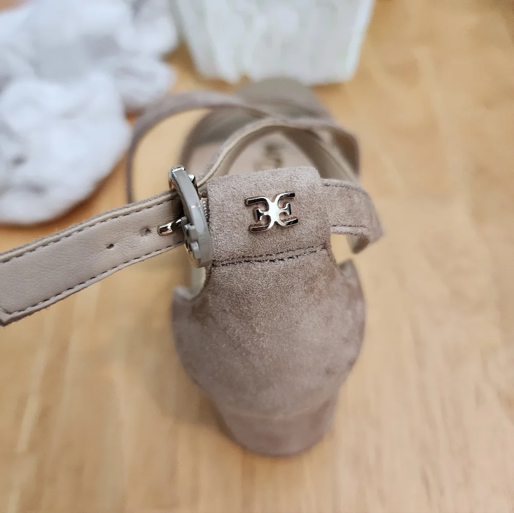 NIB Sam Edelman Stacie Oatmeal Suede Low Block Heeled Strappy Sandals Size 7 - Picture 3 of 8